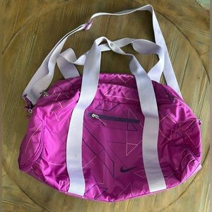 Used Good Condition Women’s Nike Athletic Bag